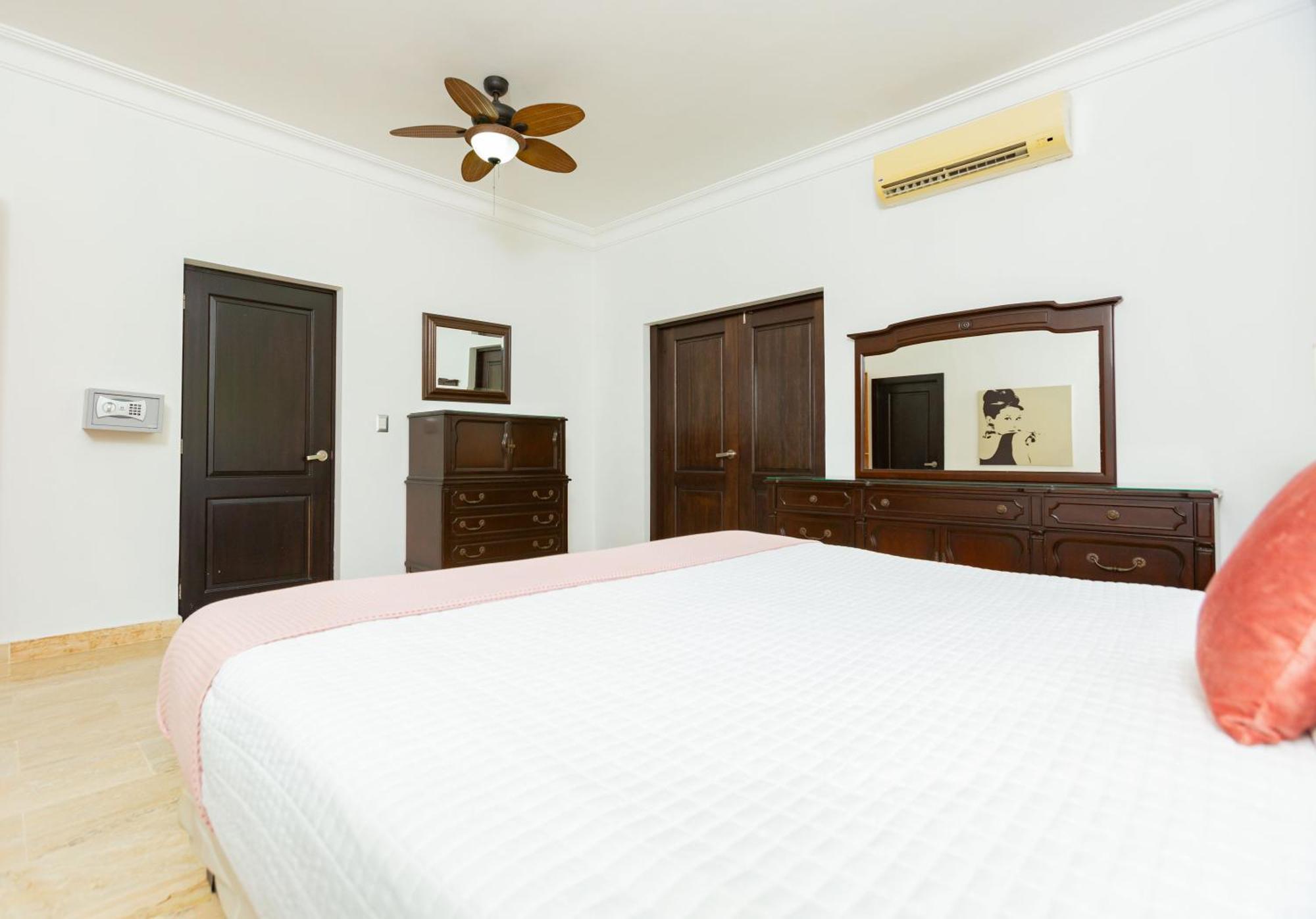 Suites At Grand Laguna Beach By Calisto Stays Sosúa الغرفة الصورة
