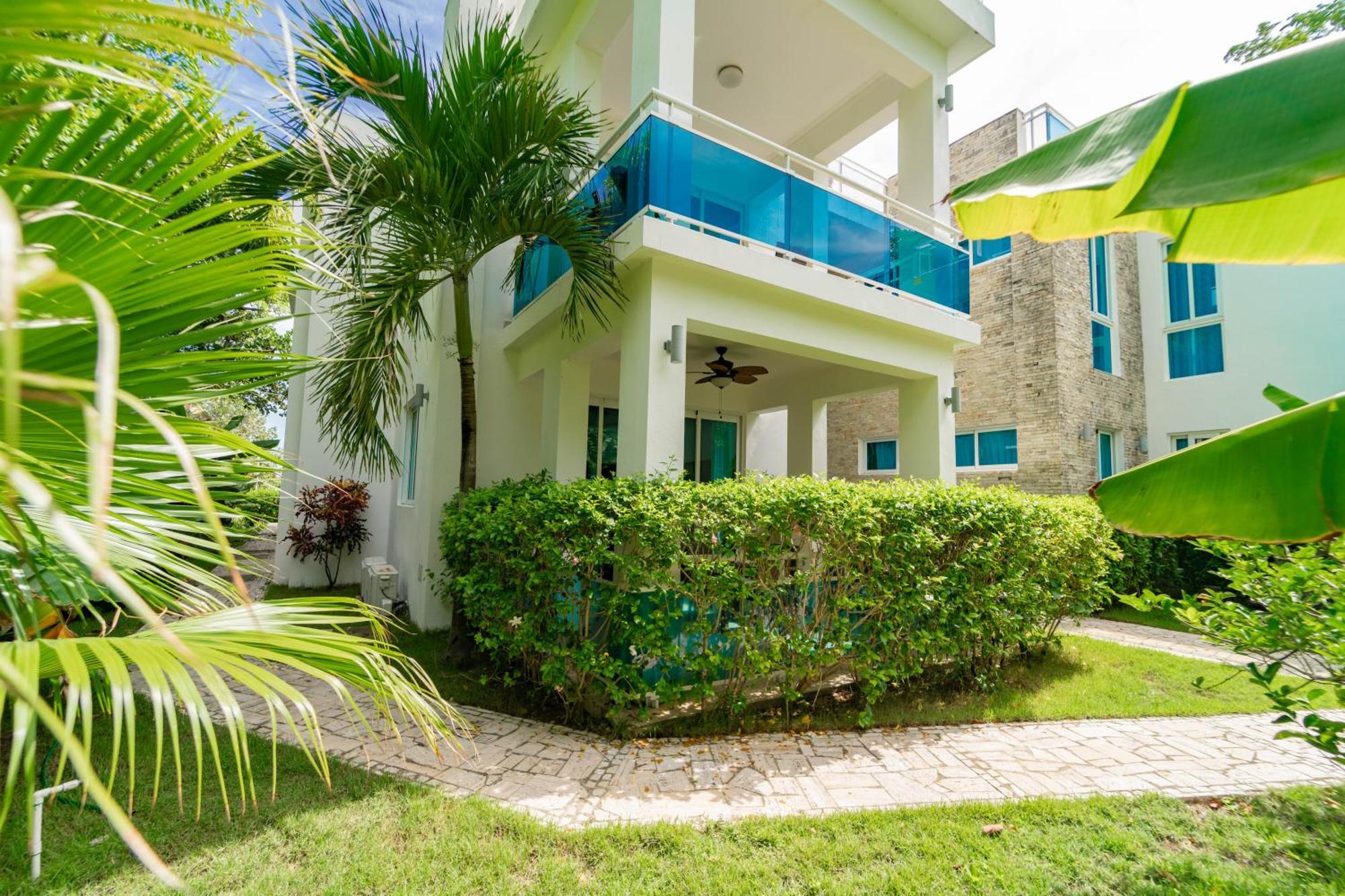 Suites At Grand Laguna Beach By Calisto Stays Sosúa الغرفة الصورة